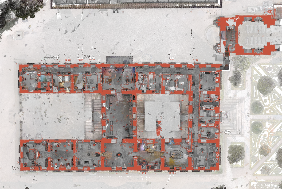Plan of the main floor, cut 1.30 m above the floor. In red, the walls that are cut; their thickness is inferred, as the space without points between the two measured faces. The interconnected rooms read as a line of aligned doorways.