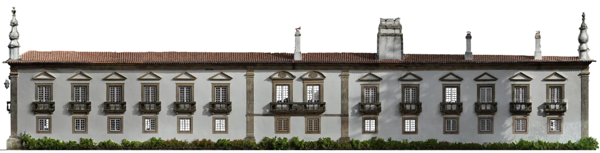 South front, orthophoto from the survey (January 2026). Twelve balconied windows with triangular pediments and, in the central bay, two with curved pediments and a scallop.